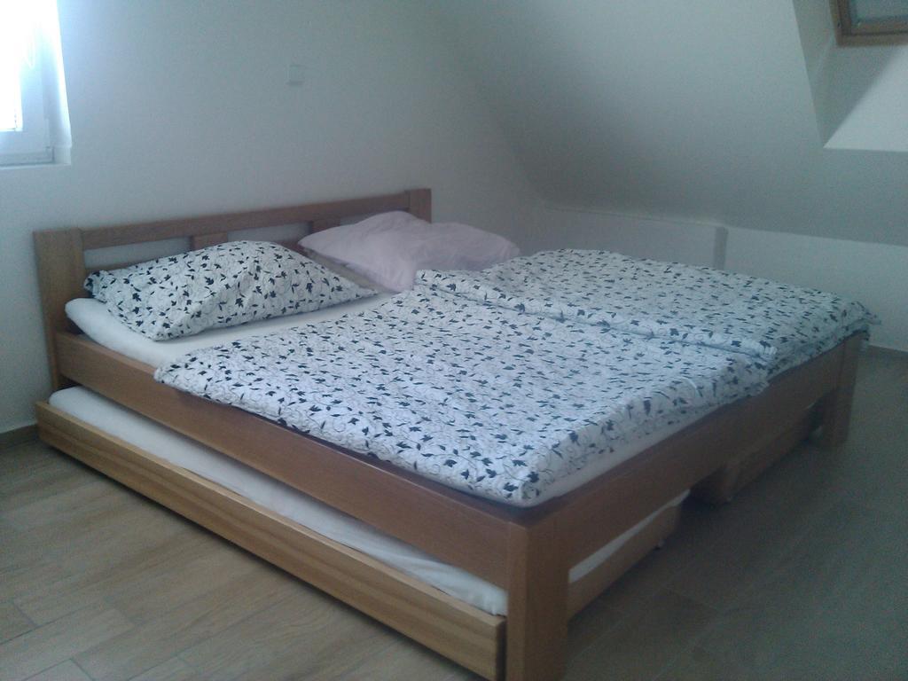 Vinny Sklep Kovarna Rohatec Room photo